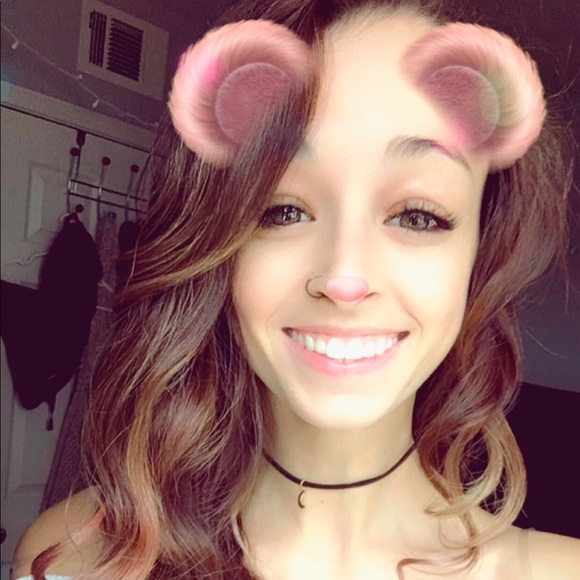 Meet your Posher, Michayla - Picture 1 of 1